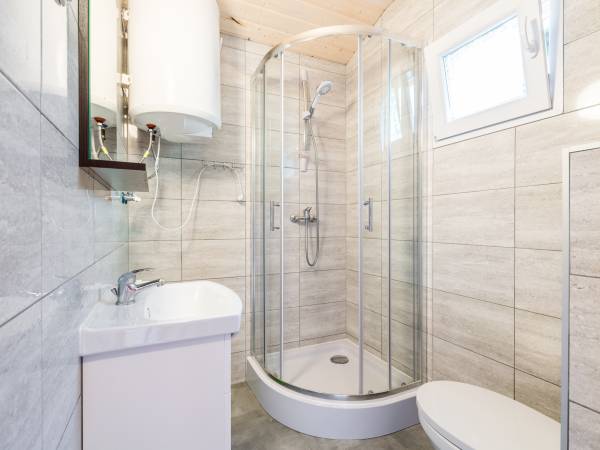 łazielka w domku 5 osobowym