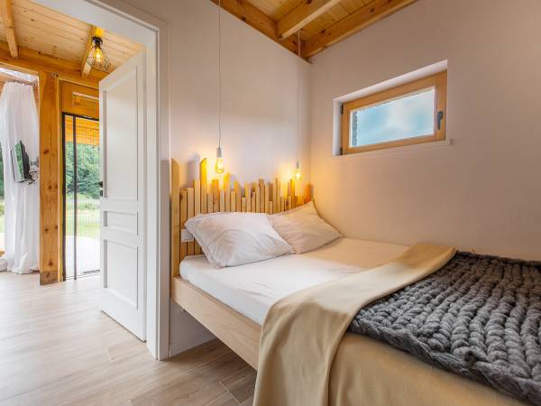 Rezerwat Wielin nad jeziorem (sauna, balia, jacuzzi, basen)