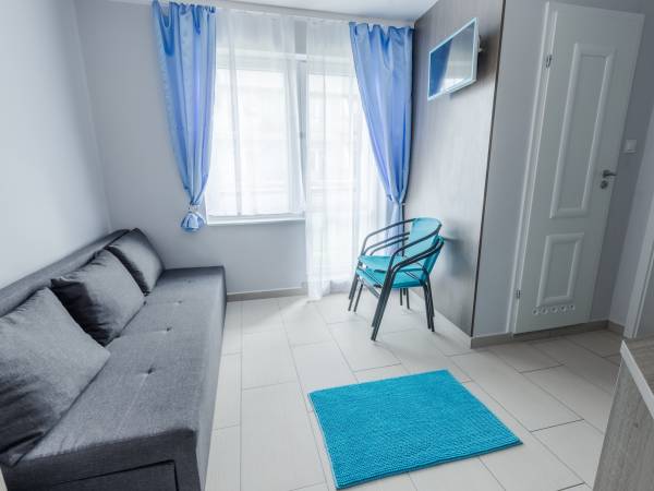 Studio 10, z mini aneksem kuch.