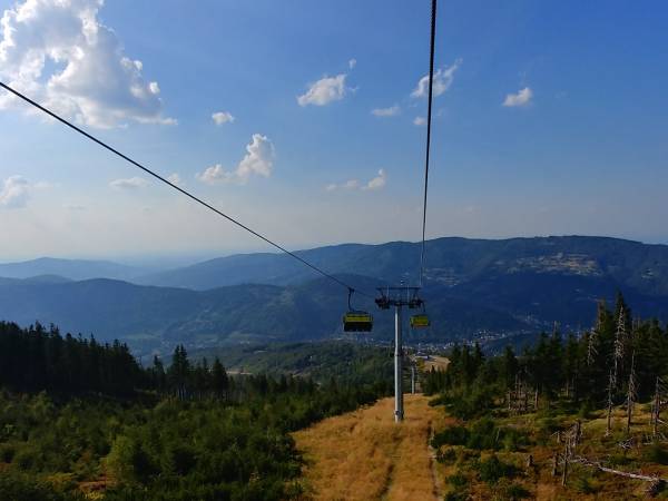 Wyciąg kanapowy na górę Skrzyczne 1257m ok.3 km od domków