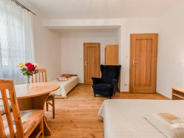 1.- Pokój 3-osobowy.