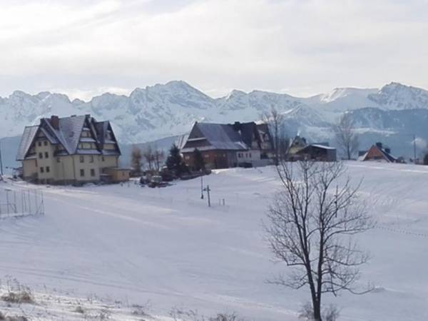 wyciągi 50. m od domu