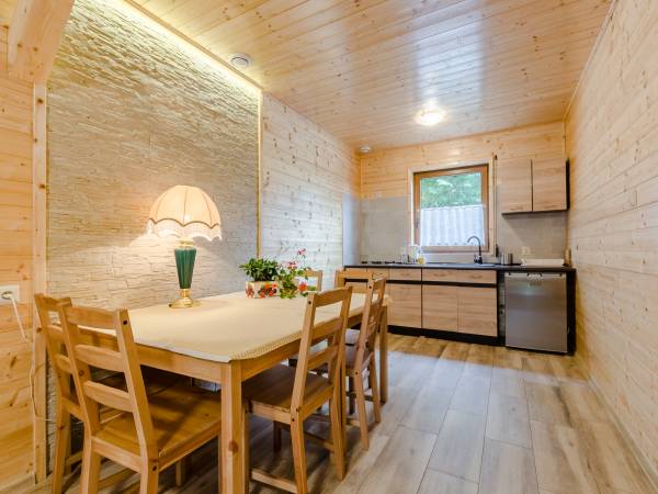 Domki Mielno 8 osobowe, blisko plaży, cisza, idealne dla rodzin - aneks kuchenny.