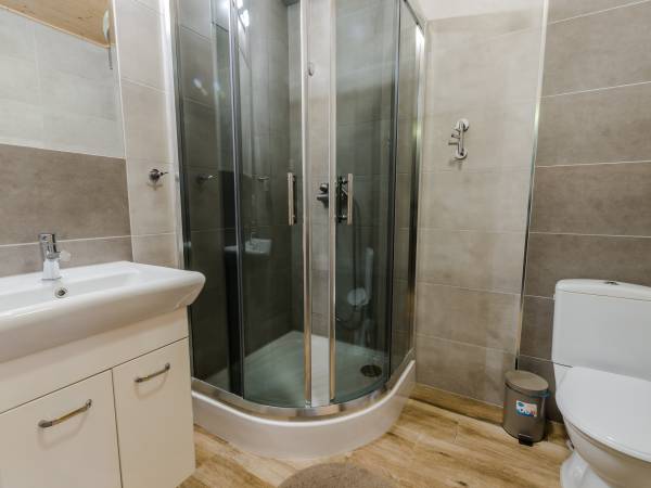 Mielno domek 8-osobowy - łazienka.