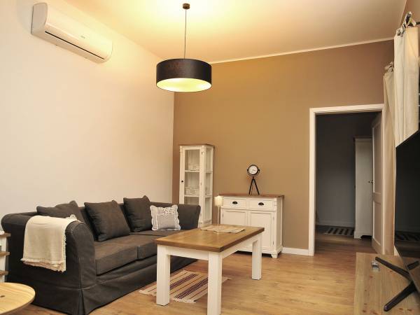 APARTAMENT 8