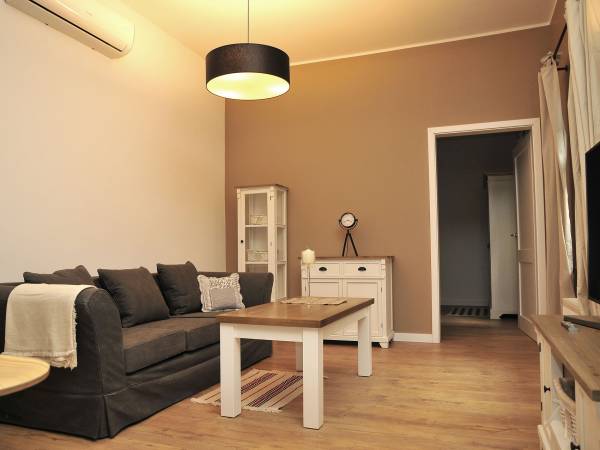 APARTAMENT 8