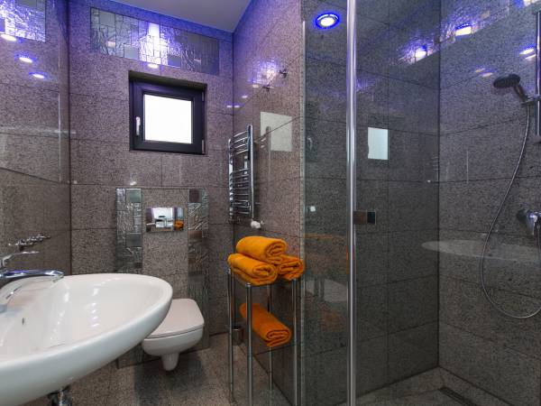 Apartamenty Number 1 - Domki Wolnostojące 