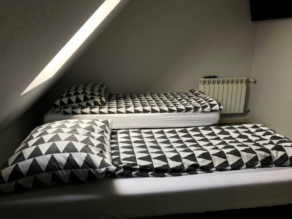 Pokój na piętrze 2 osobowy mieszkanie nr 1