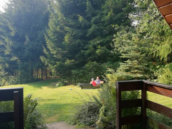 przed domkiem Na skraju