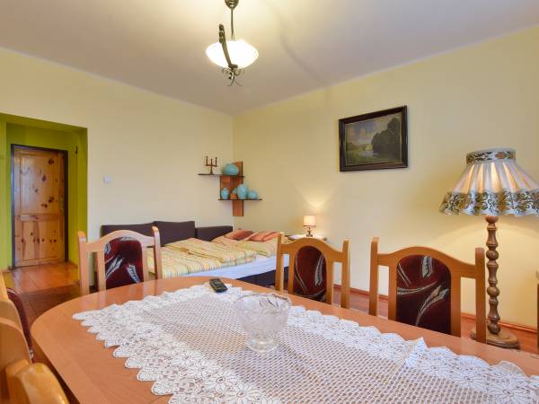 Salon w 3-pok. apartamencie.