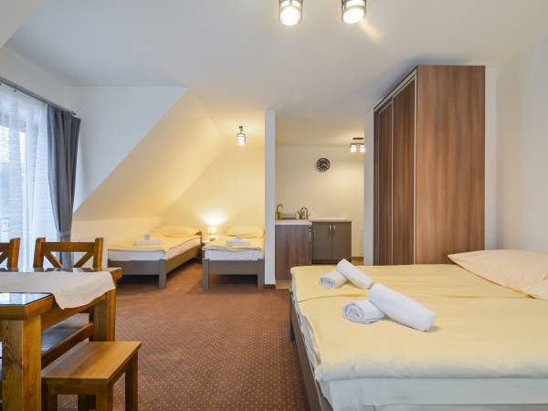 Pokój 4, 5 osobowy (pokój nr 2)