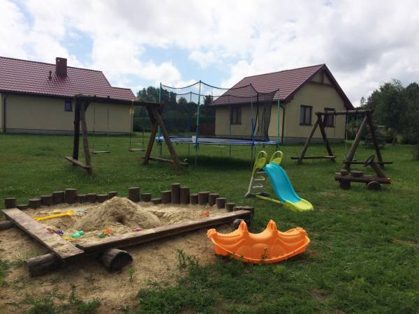 Plac zabaw w Leśnej Oazie