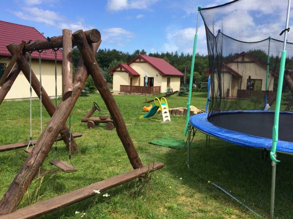 Plac zabaw w Leśnej Oazie