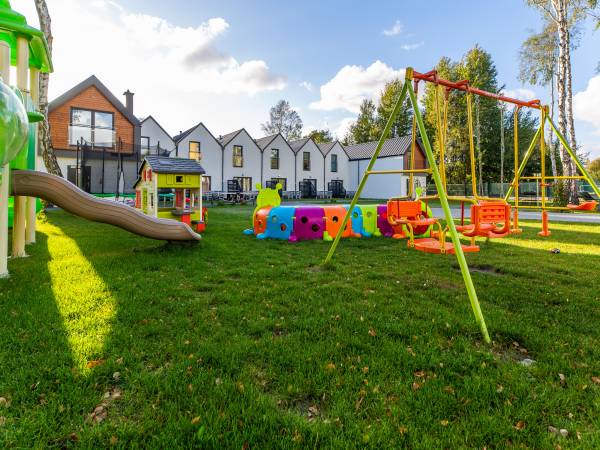 Widok na plac zabaw
