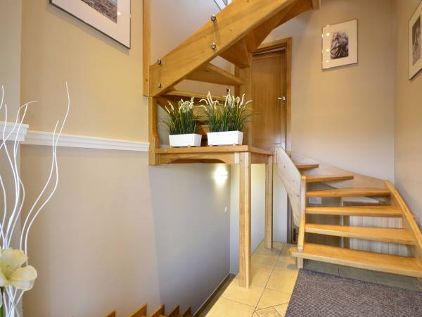 Hol budynku głównego