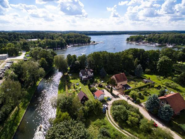 Całoroczny domek nad jeziorem