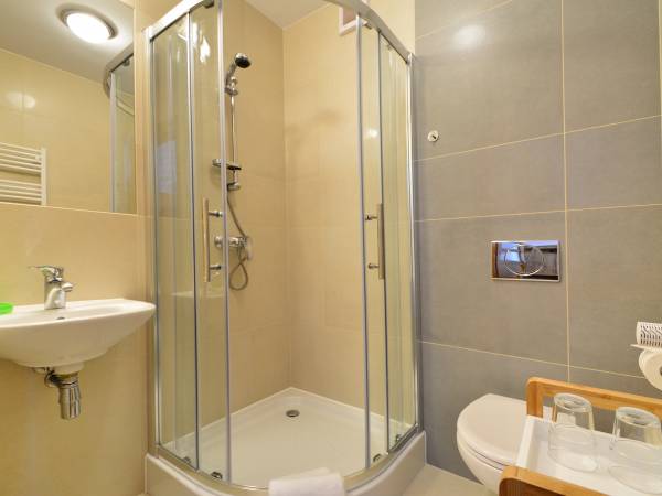 Łazienka pokój trzyosobowy