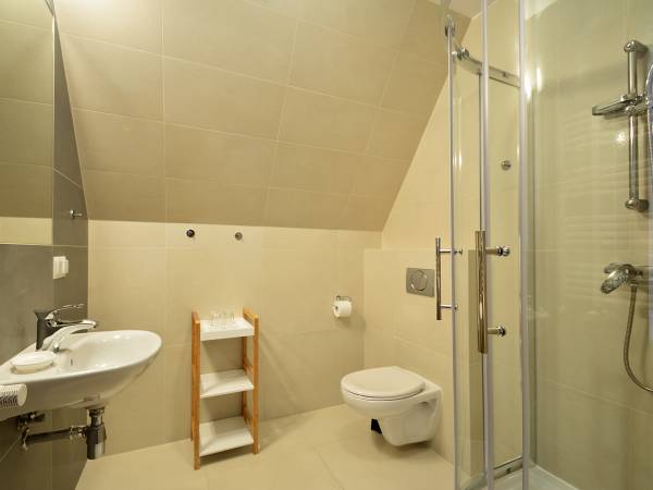 Łazienka pokój czteroosobowy