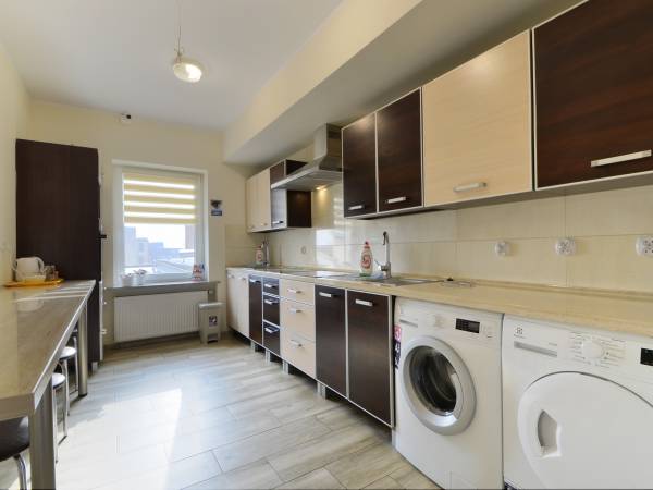 kuchnia 2 piętro przy pokojach z łazienkami