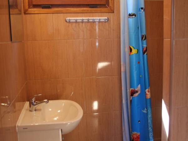 Łazienka z prysznicem.