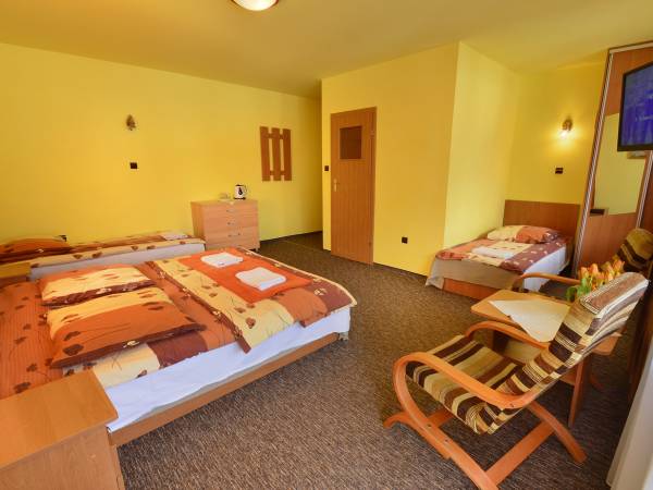 Pokój 4os z balkonem