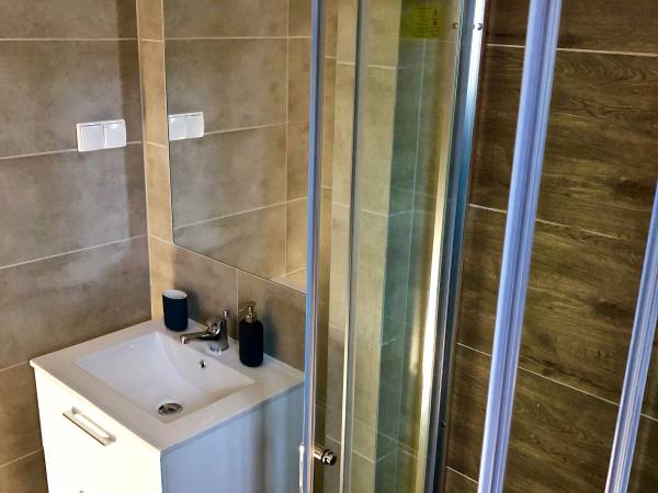 Łazienka wraz z włoskim prysznicem