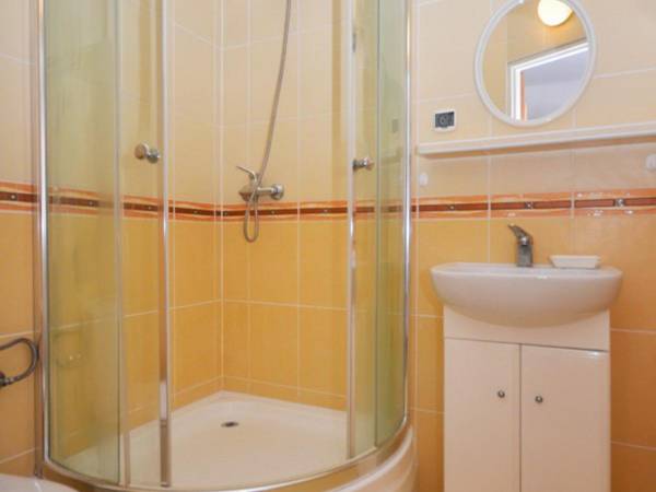  APARTAMENT NR.6 ŁAZIENKA