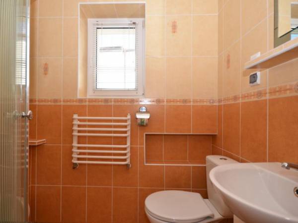 APARTAMENT NR 5 ŁAZIENKA