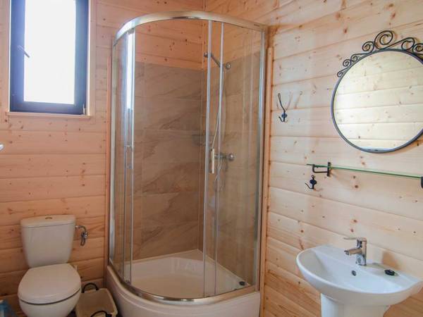 dworek nr 2- łazienki