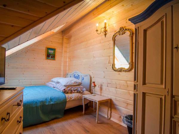 dworek nr 2 pokój 2-osob.