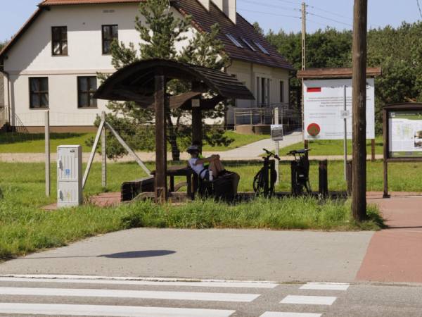 SWORNEGACIE SZLAKI ROWEROWE - PRZYSTANEK W CHOCIŃSKIM MŁYNIE
