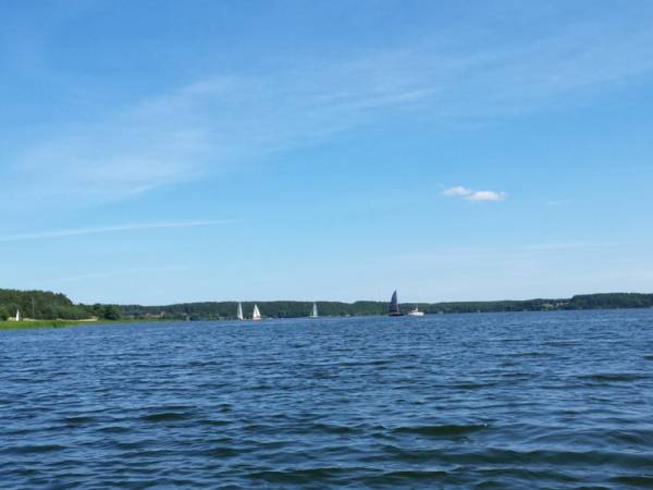 SWORNEGACIE JACHTY NA JEZIORZE KARSIŃSKIM