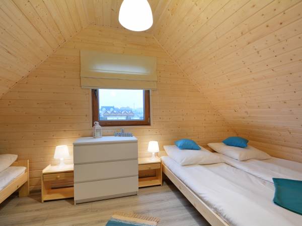 sypialnia 3 osobowa piętro