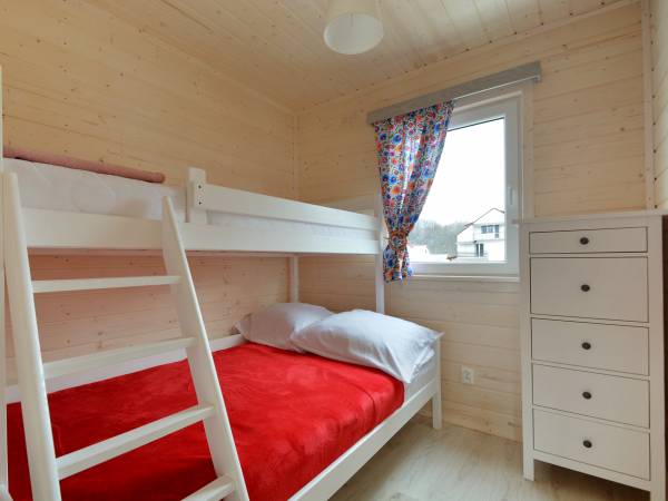 sypialnia z łóżkiem piętrowym