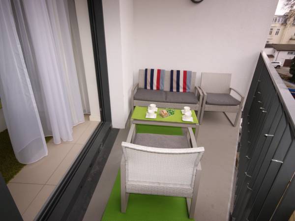 taras kawowy z meblami