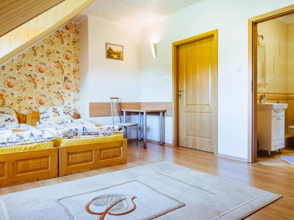 Budynek I - Pokój dwuosobowy z łazienką i TV