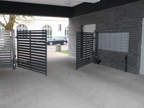 Teren zamknięty , monitorowany 