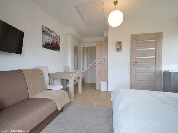 Pokój 2-3 osobowy z łazienką i balkonem