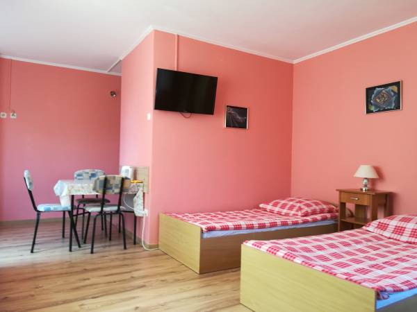 Pokój 4 os. II p. z balkonem