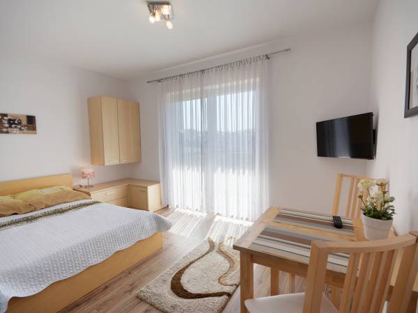 Pokoje Gościnne Lewandowski Wacław Morena