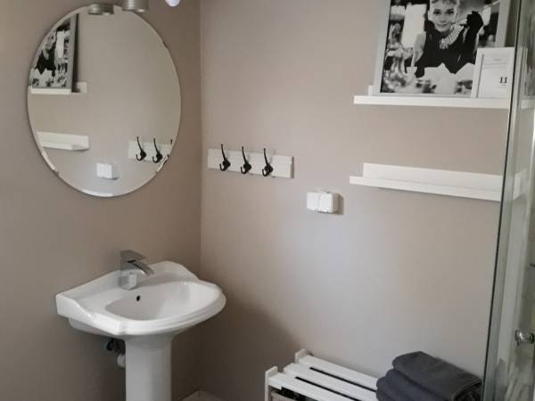 Łazienka z prysznicem