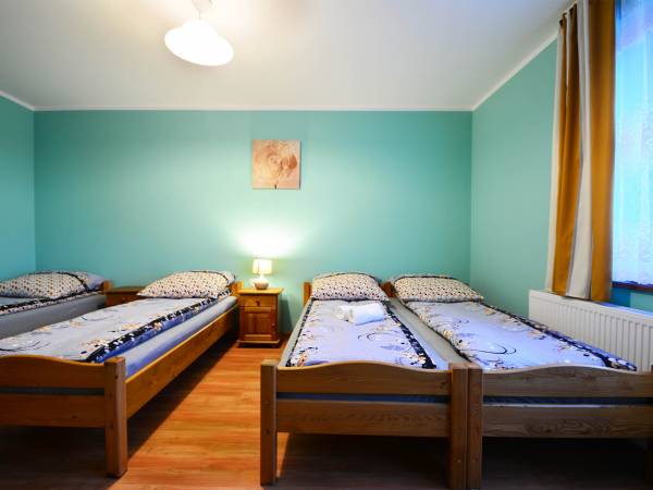 Pokój 4os. z balkonem