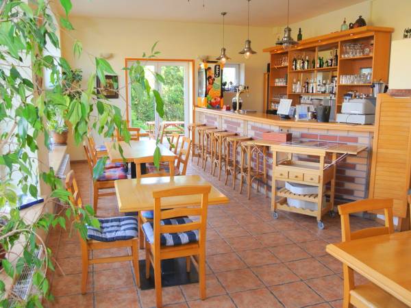 oferujemy śniadania i wyżywienie