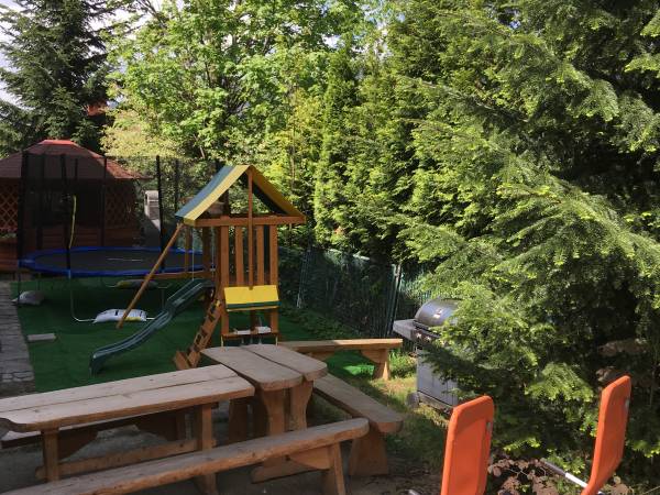 PLAC ZABAW I MIEJSCE DO GRILOWANIA DLA GOSCI