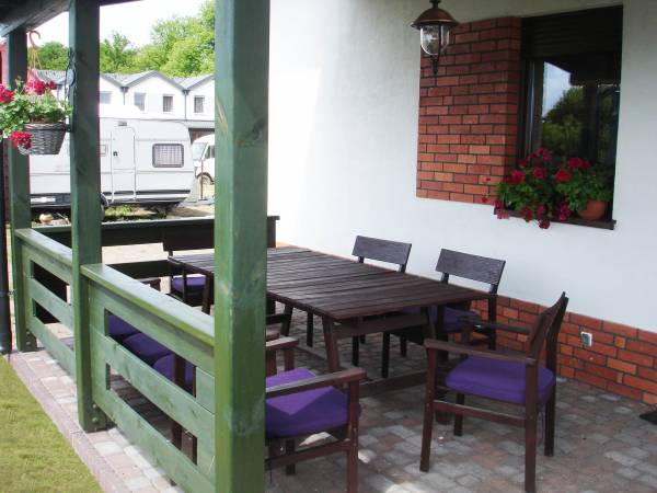 Taras w domku 8-osobowym.