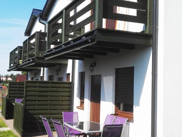 Tarasy i balkony w domkach 5-osobowych.