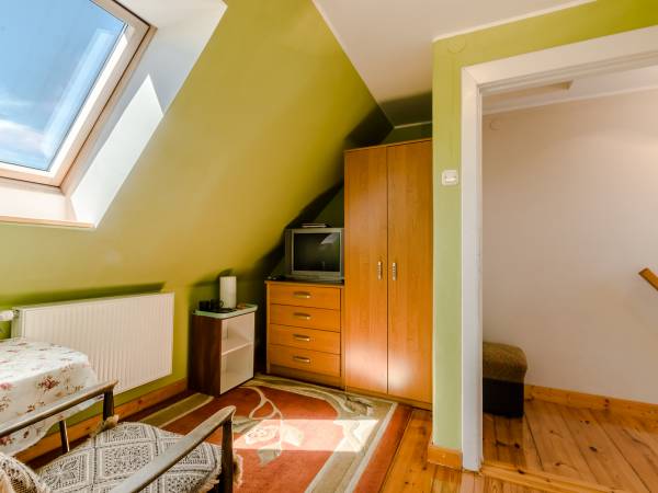 Dom 3-pokojowy: korytarz na piętrze