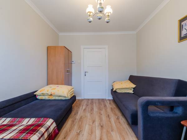 Dom 3 pokojowy: pokój na parterze