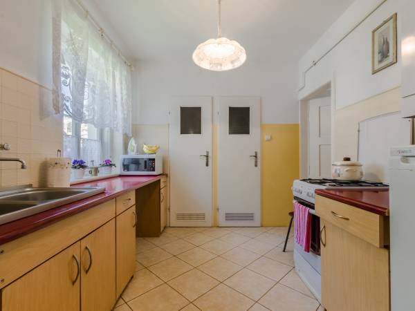 Dom 3-pokojowy: kuchnia na parterze