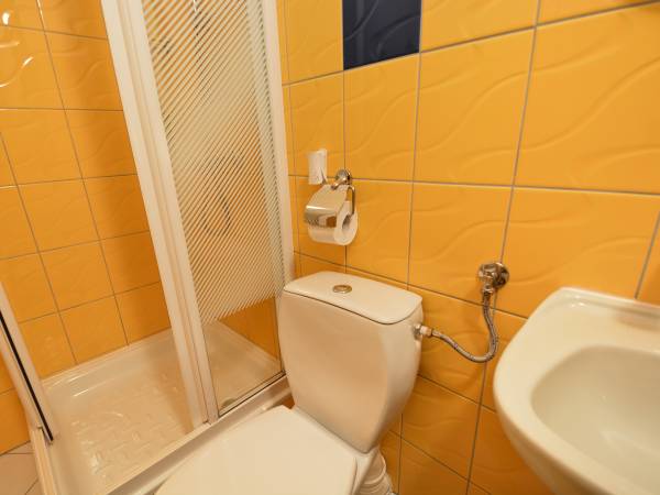 Łazienka w pokoju 2-osobowym